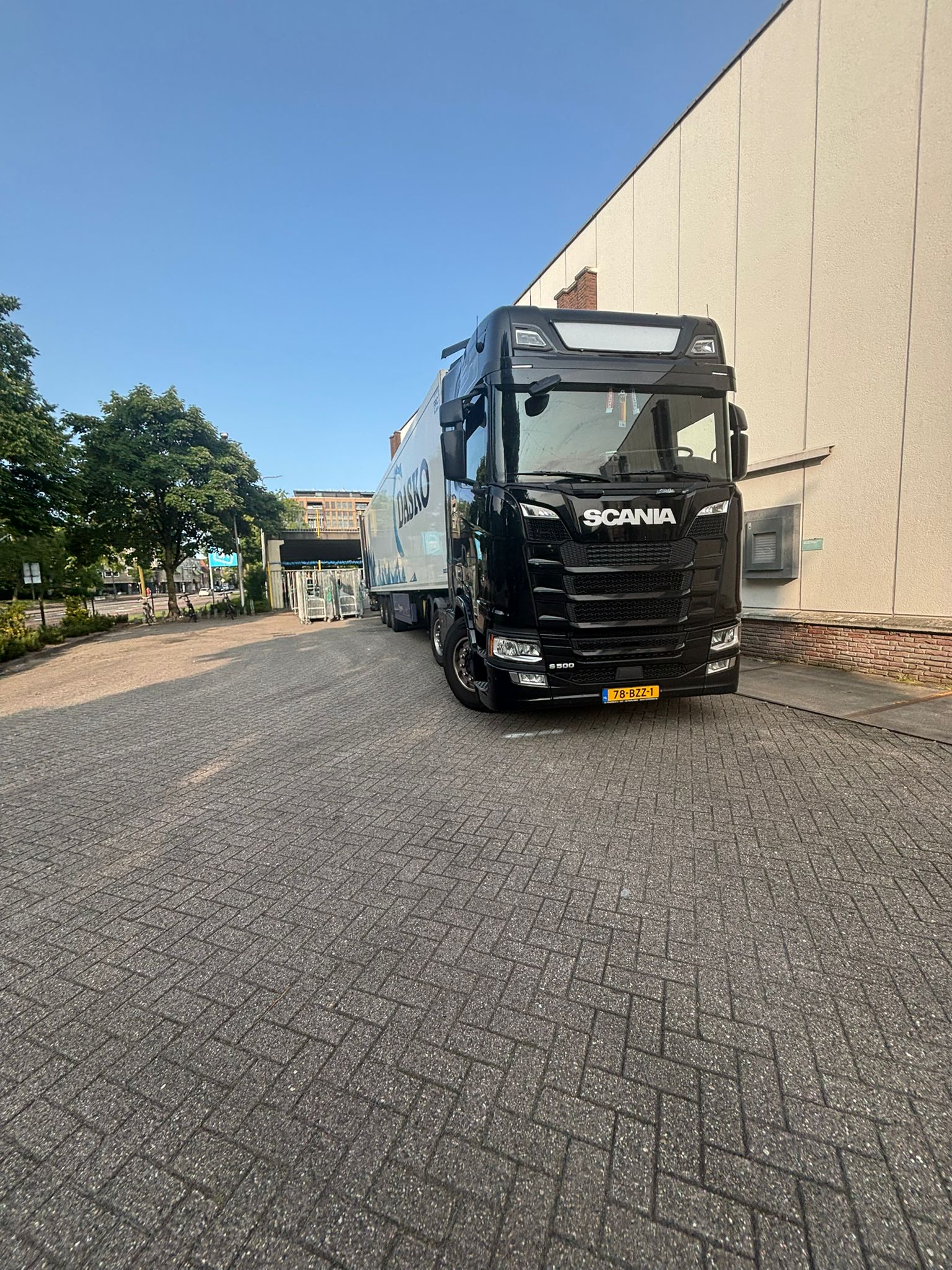 Scania vrachtwagen in beweging